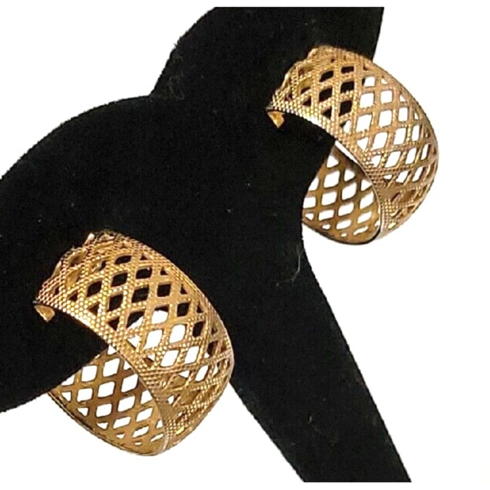 Vintage Signed Napier Gold-tone Basketweave Hoop Clip-on Earrings, Designer